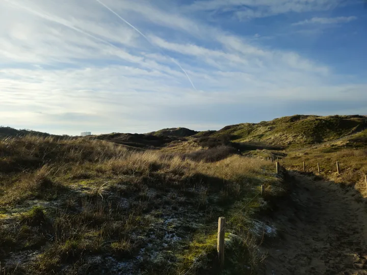 Oostnieuwkerke duinen wandeling in de koude (België)